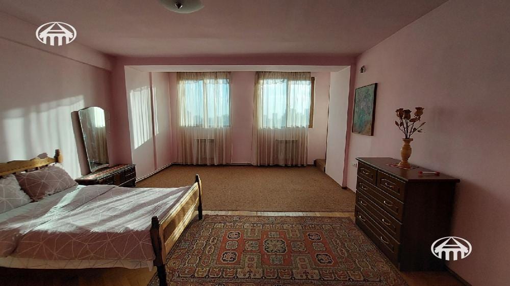 Apartment · 3 rooms · 151 m² · Kentron