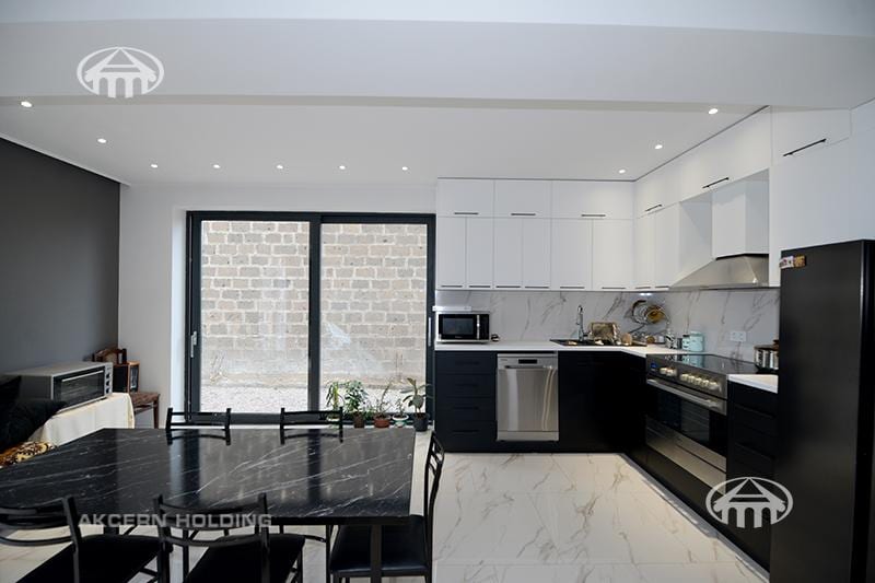 Mansion · 7 rooms · 228 m² · Zovuni