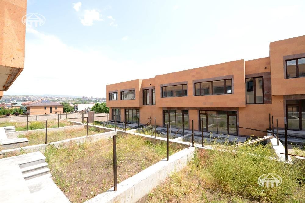 Թաունհաուս · 6 սեն. · 343 մ² · Քանաքեռ-Զեյթուն