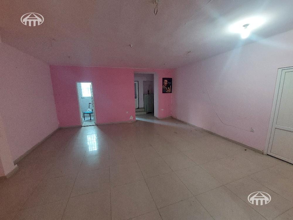 Магазин · 71 м² · Кентрон