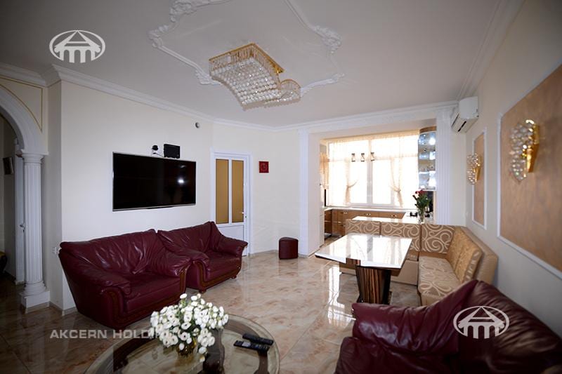 Квартира · 4 комн. · 93 м² · Кентрон
