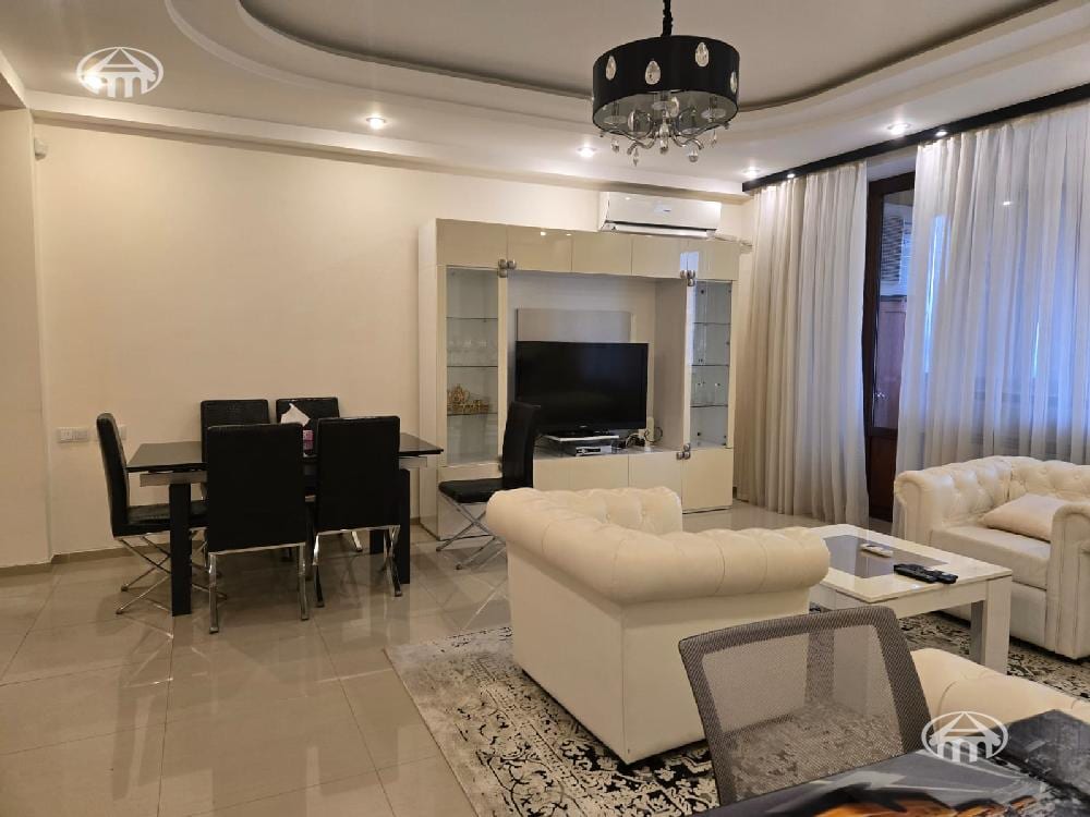 Квартира · 3 комн. · 136 м² · Кентрон