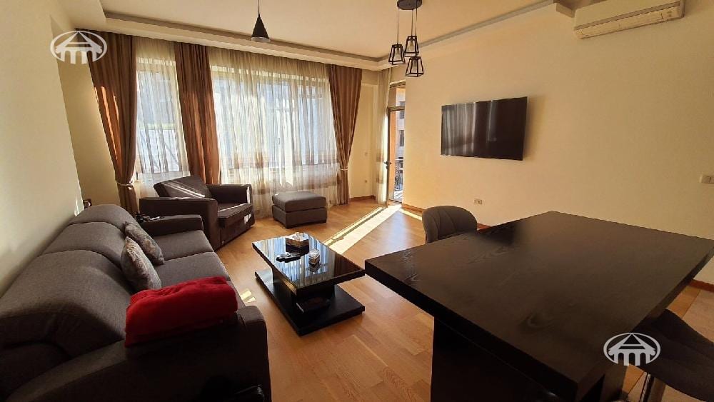 Բնակարան · 2 սեն. · 69 մ² · Կենտրոն