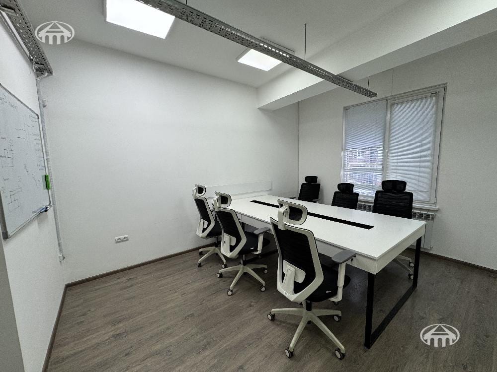 Գրասենյակ · 20 մ² · Կենտրոն