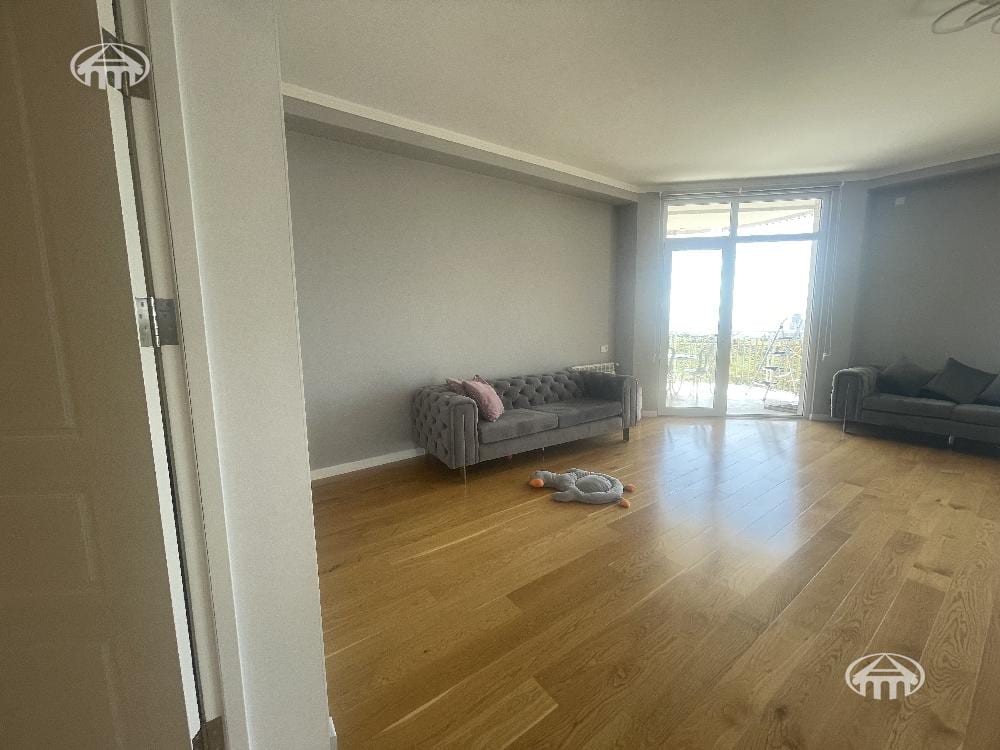 Apartment · 3 rooms · 182 m² · Arabkir