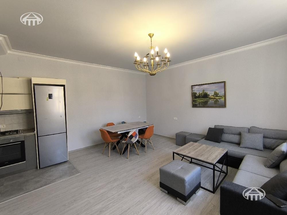 House · 4 rooms · 115 m² · Kentron