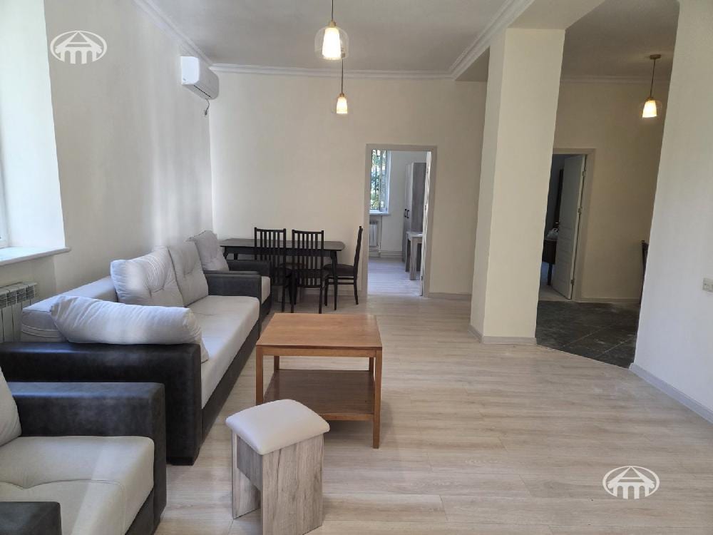 Apartment · 3 rooms · 84 m² · Kentron