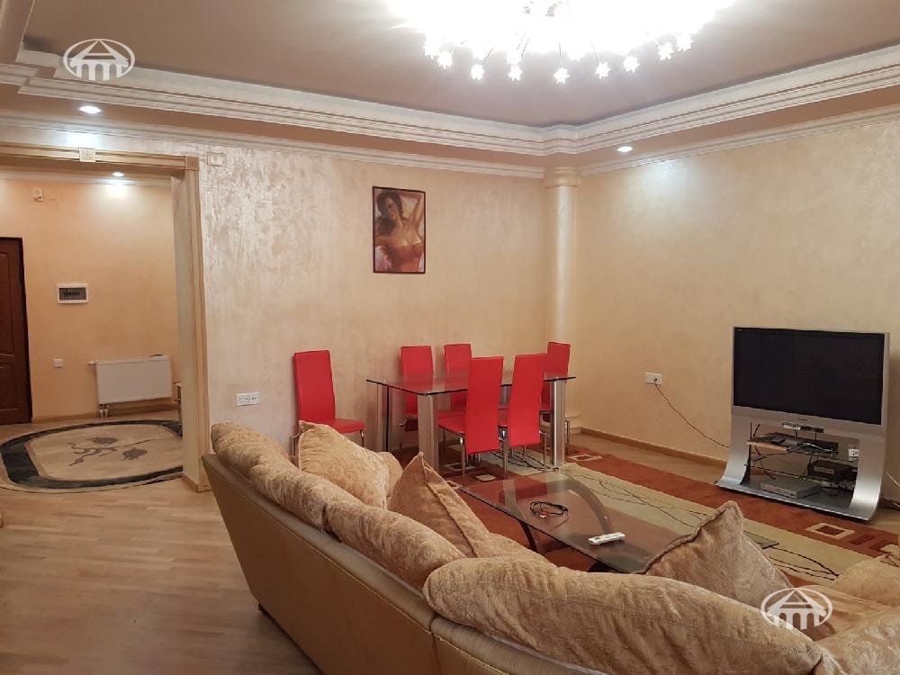 Բնակարան · 3 սեն. · 140 մ² · Կենտրոն