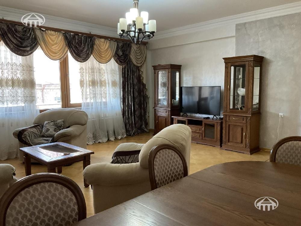 Apartment · 3 rooms · 139 m² · Kentron