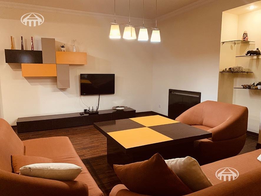 Квартира · 4 комн. · 101 м² · Кентрон