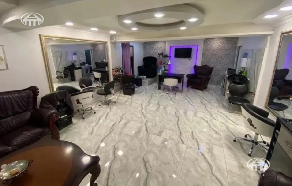 Salon · 104 m² · Kentron