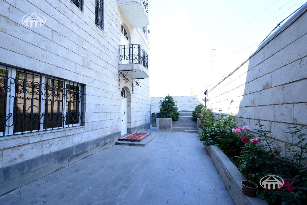 Mansion · 9 rooms · 934 m² · Nork-Marash