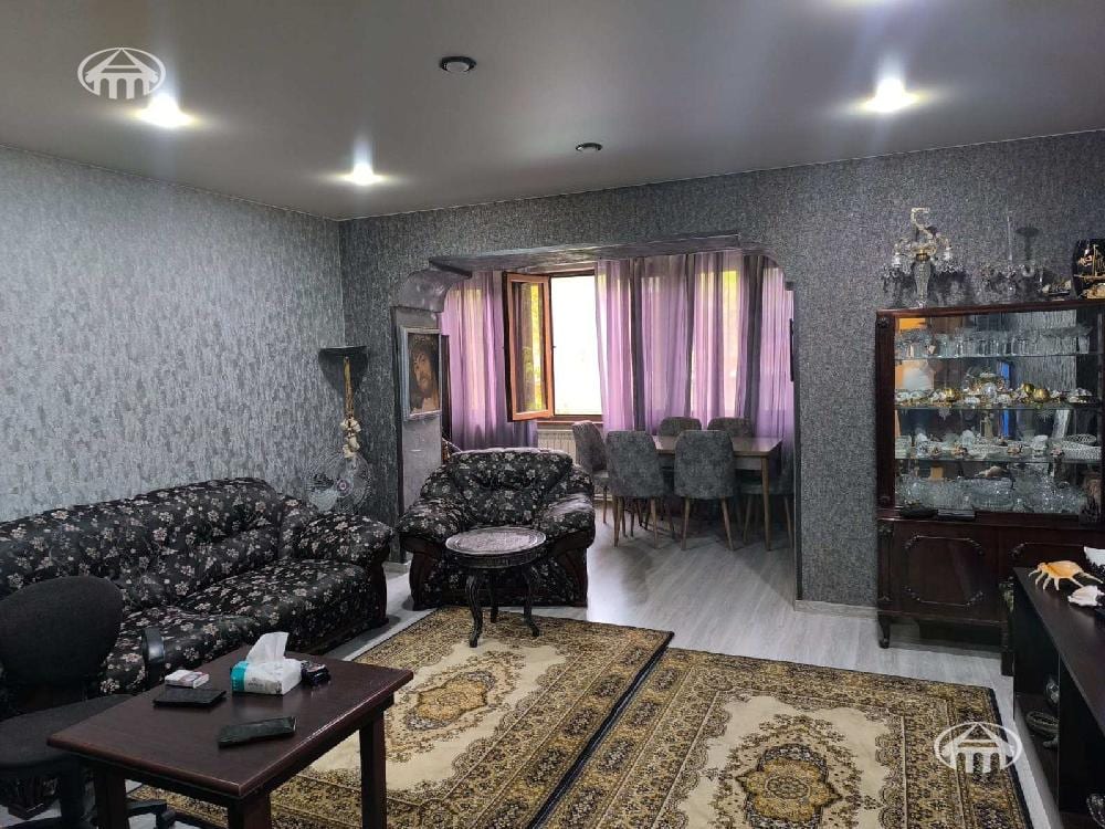 Apartment · 3 rooms · 101 m² · Kentron