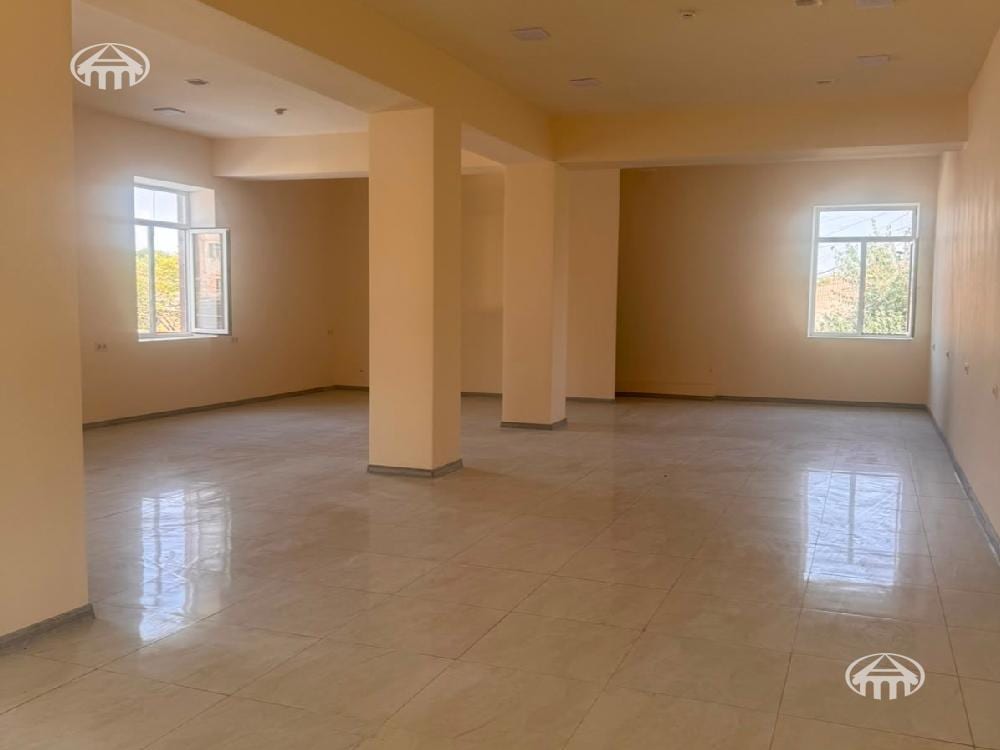 Салон · 1 комн. · 120 м² · Армавир
