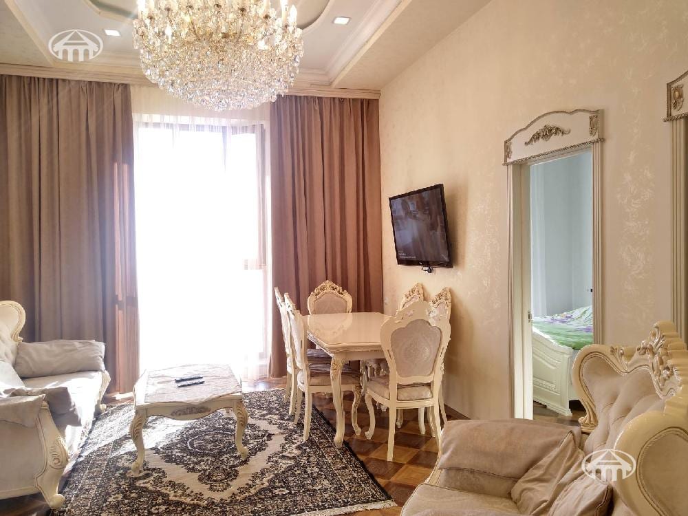 Квартира · 3 комн. · 70 м² · Арабкир
