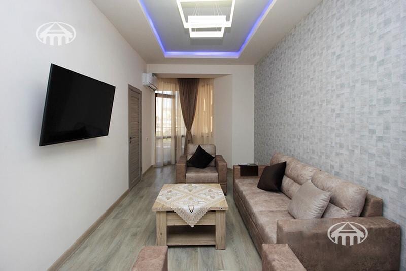 Բնակարան · 2 սեն. · 80 մ² · Կենտրոն