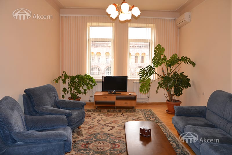 Квартира · 2 комн. · 77 м² · Арабкир