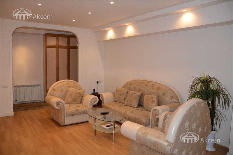 Apartment · 2 rooms · 70 m² · Kentron