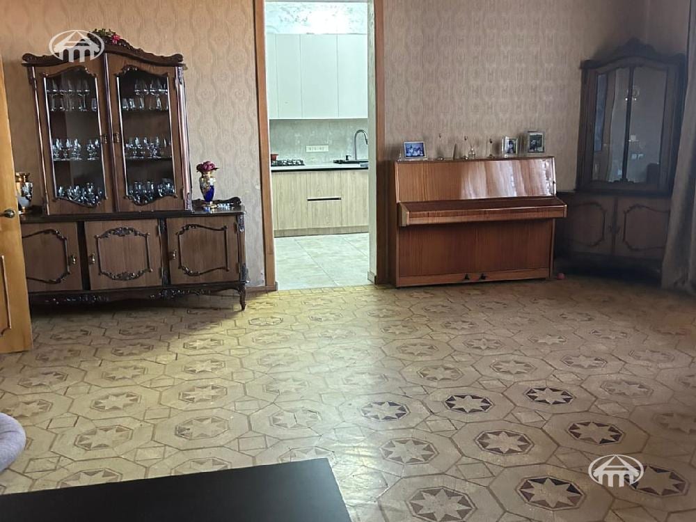 Особняк · 5 комн. · 399 м² · Кентрон