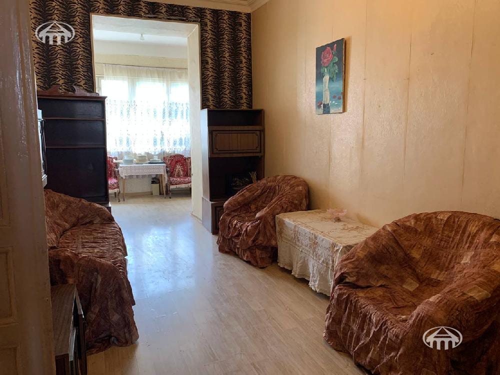Apartment · 2 rooms · 72 m² · Kentron