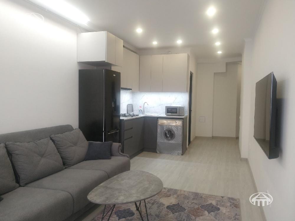 Apartment · 2 rooms · 41 m² · Kentron