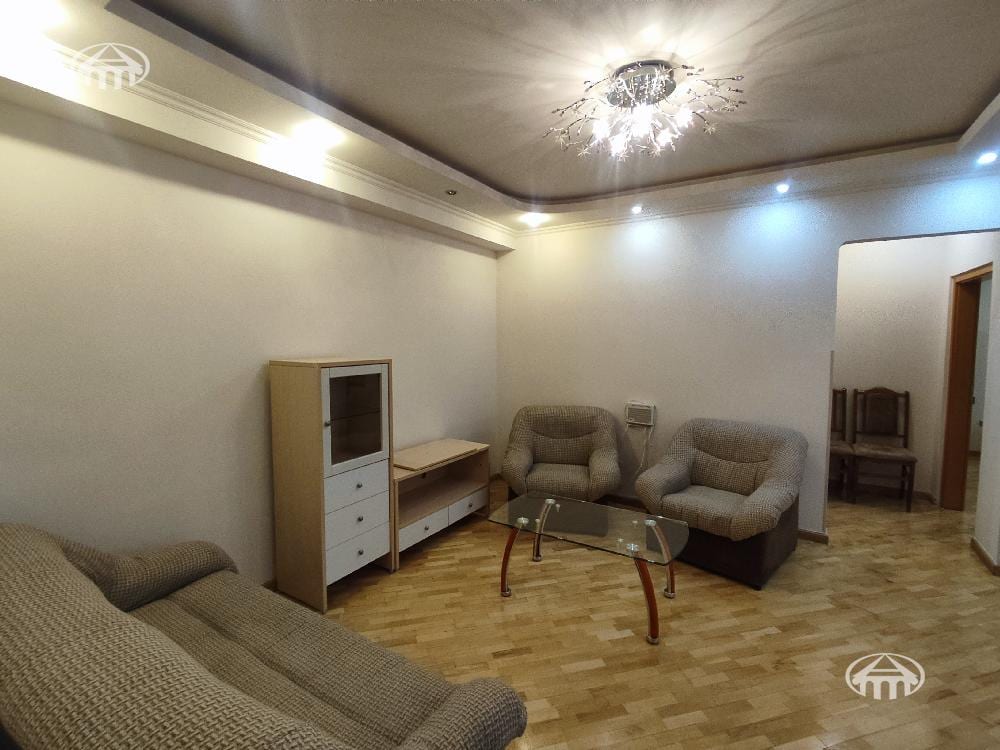 Квартира · 3 комн. · 90 м² · Арабкир