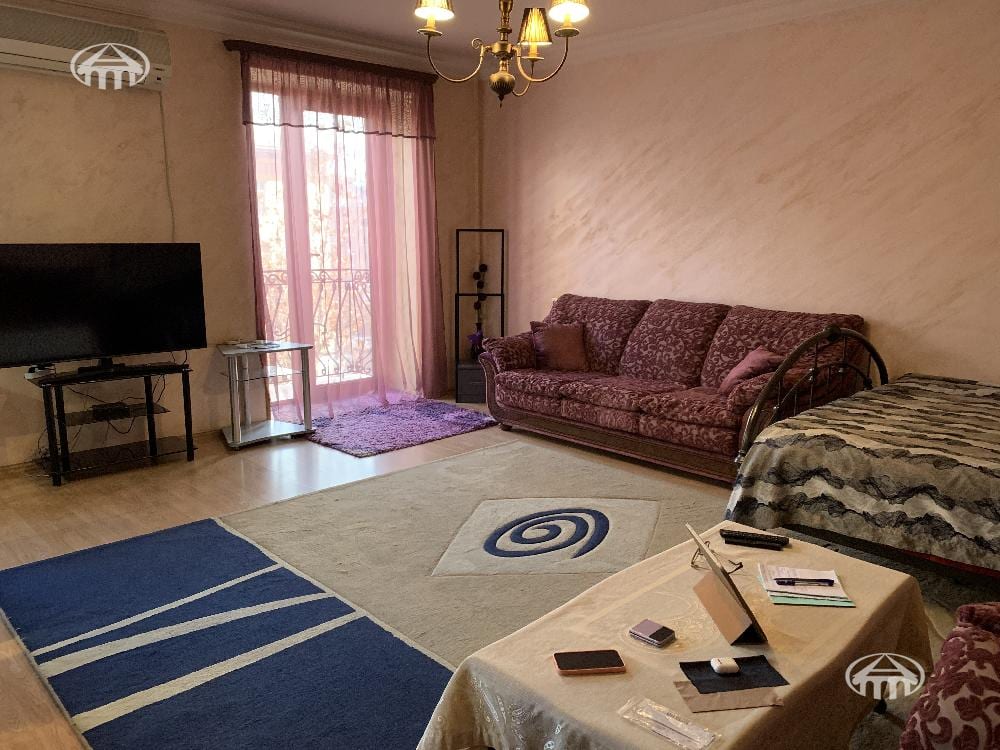 Apartment · 1 rooms · 39 m² · Kentron