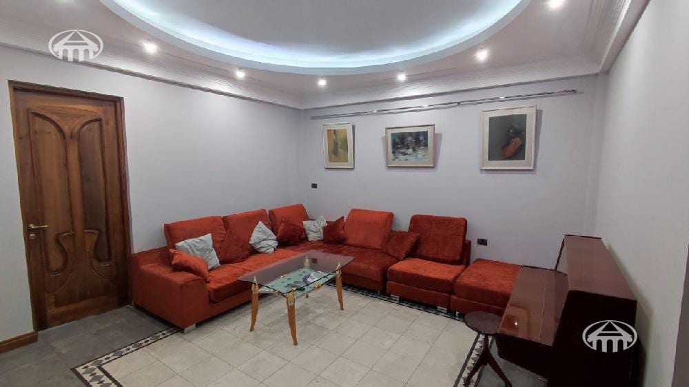 Բնակարան · 4 սեն. · 162 մ² · Կենտրոն