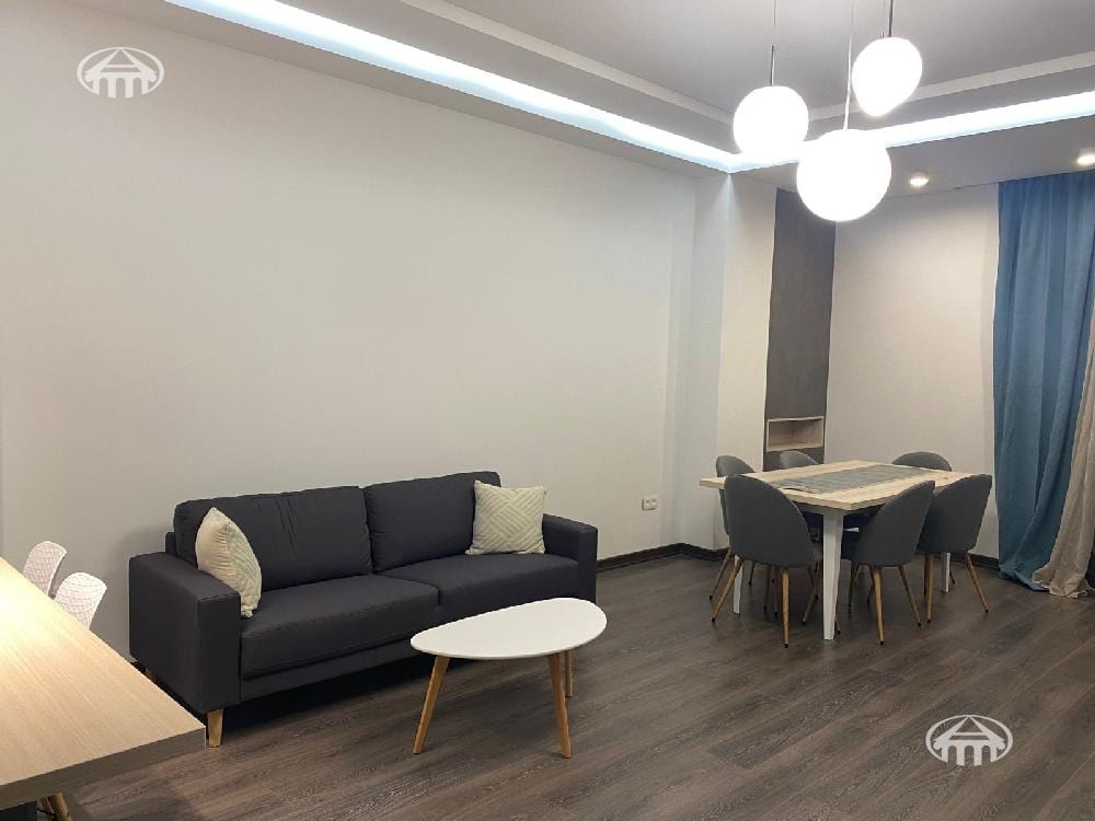 Квартира · 2 комн. · 90 м² · Кентрон
