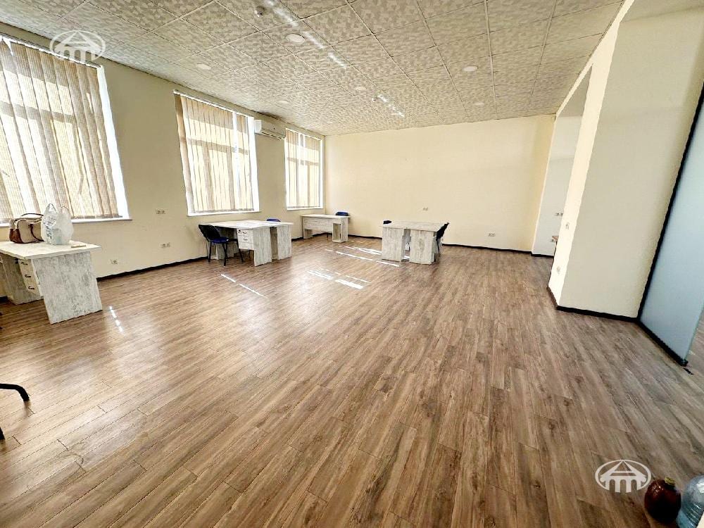 Офис · 100 м² · Кентрон