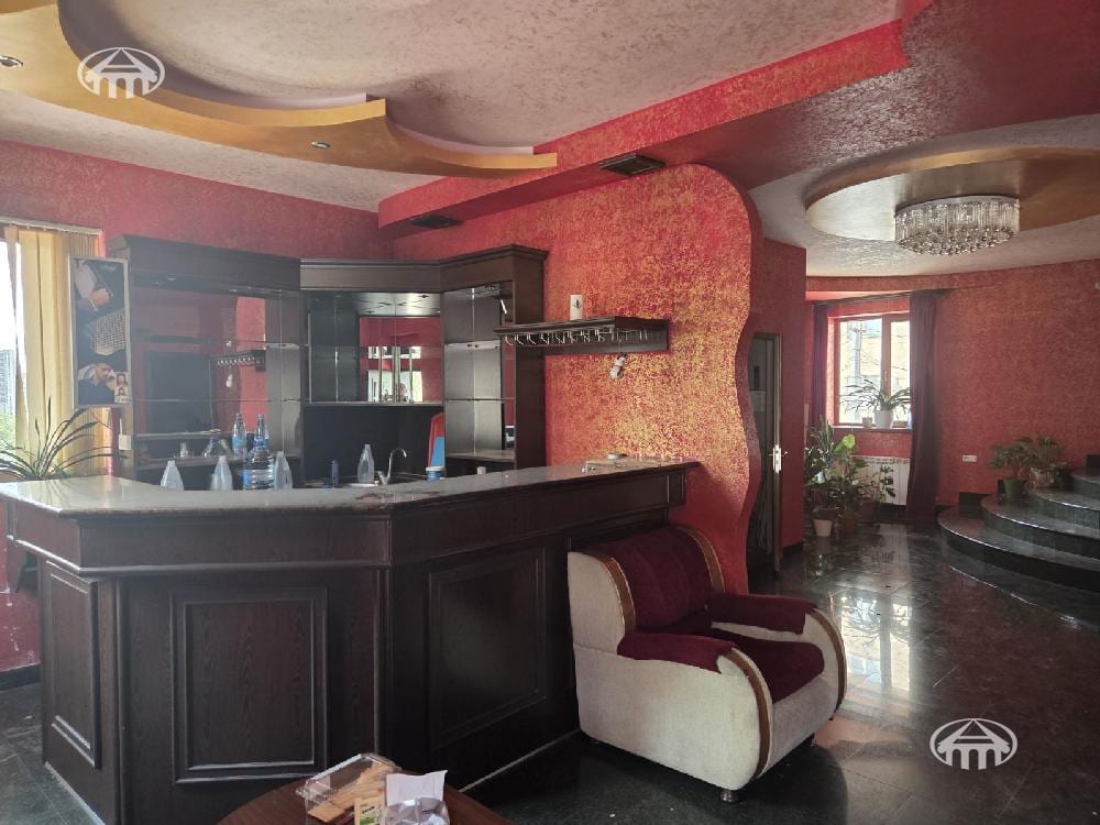 Hotel · 9 rooms · 390 m² · Ajapnyak
