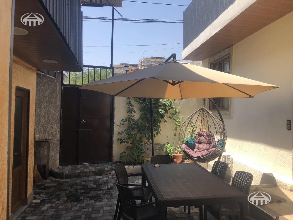 House · 6 rooms · 207 m² · Ajapnyak
