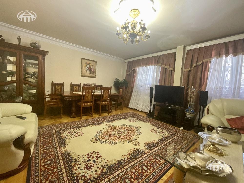 Квартира · 5 комн. · 190 м² · Арабкир
