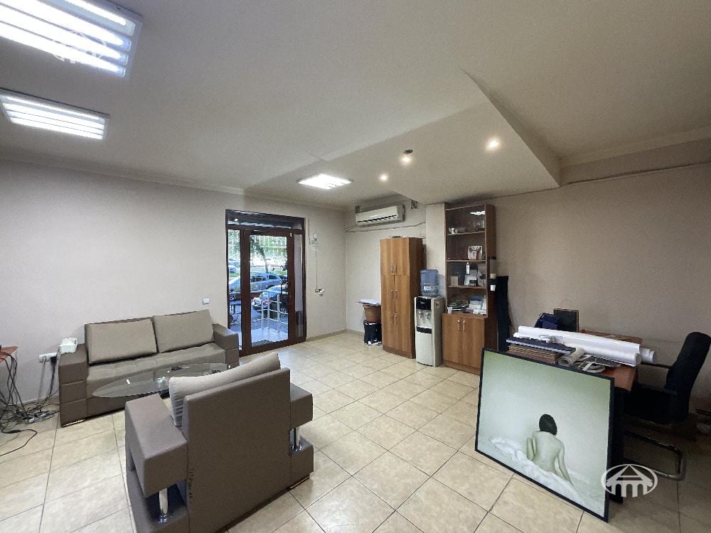 Retail · 81 m² · Arabkir