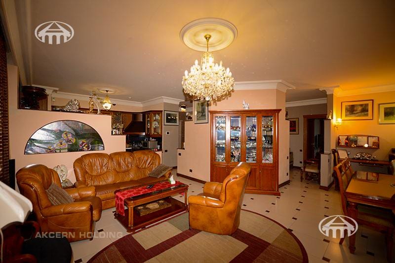 Квартира · 7 комн. · 223 м² · Кентрон