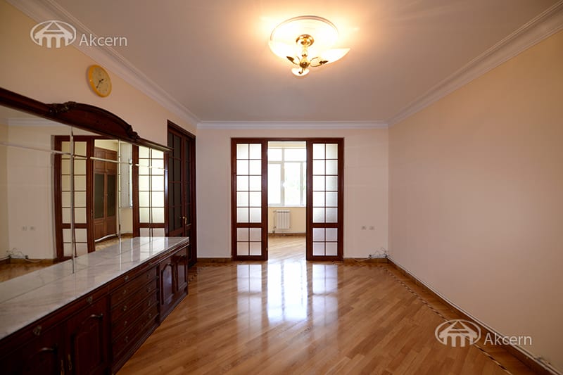Квартира · 3 комн. · 99 м² · Кентрон