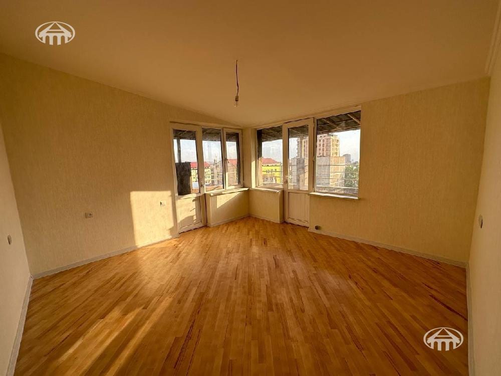 Квартира · 4 комн. · 175 м² · Кентрон