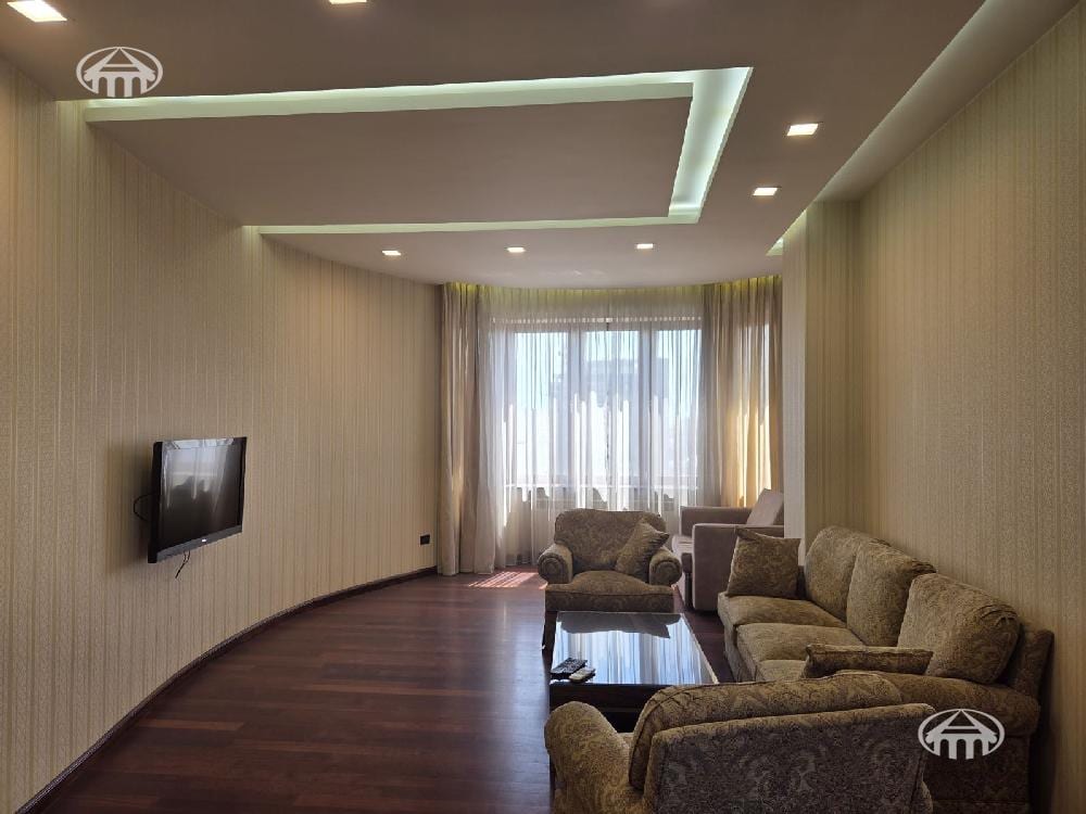 Квартира · 3 комн. · 130 м² · Кентрон