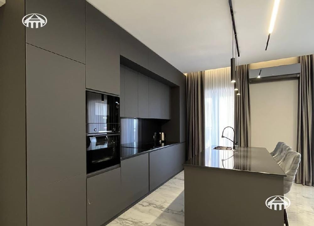 Квартира · 3 комн. · 124 м² · Кентрон