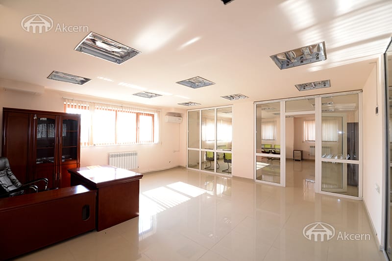 Office · 83 m² · Kentron