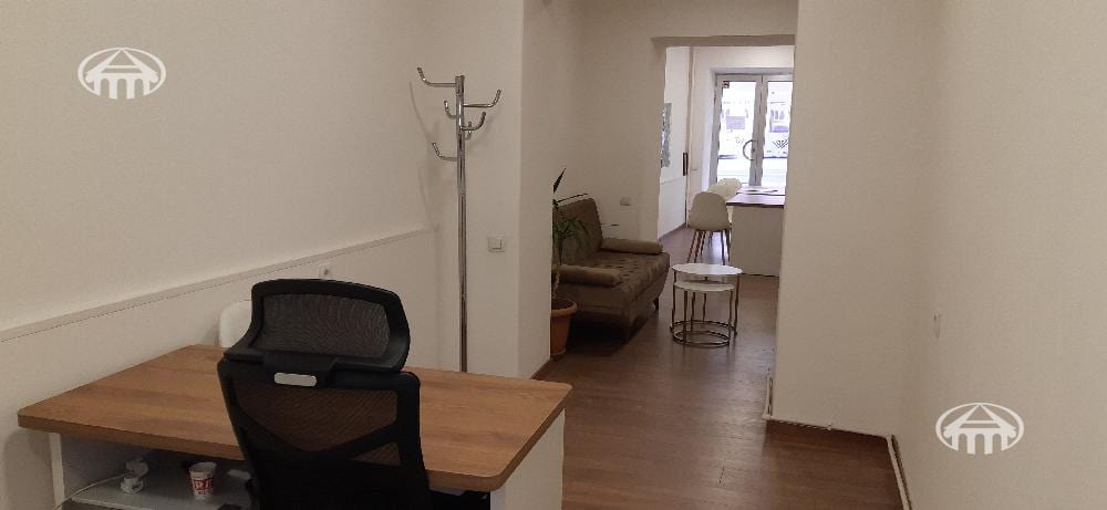 Retail · 40 m² · Kentron