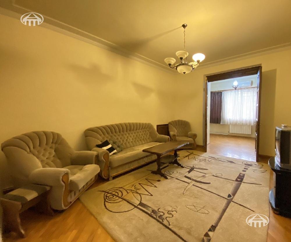 Բնակարան · 2 սեն. · 77 մ² · Կենտրոն