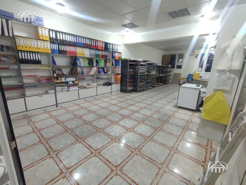 Retail · 83 m² · Kentron