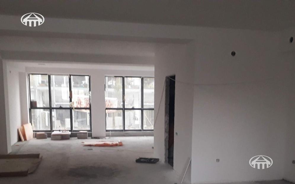 Գրասենյակ · 220 մ² · Կենտրոն