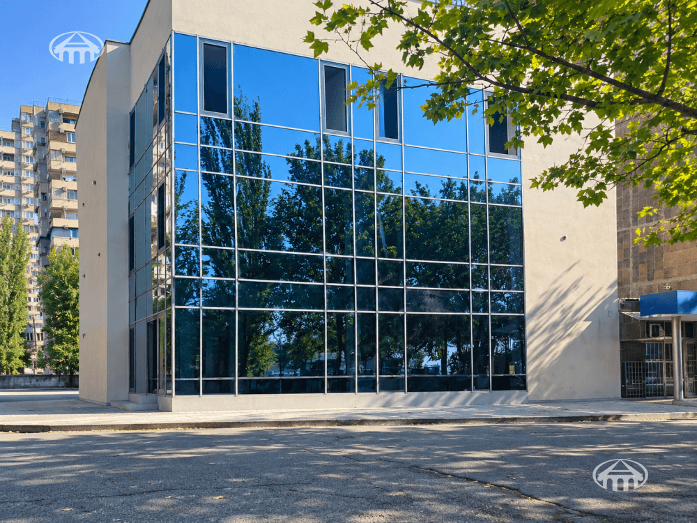 Retail · 420 m² · Ajapnyak