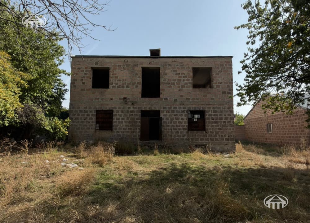 Mansion · 307 m² · Egvard